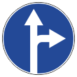 Дорожный знак 4.1.4 «Движение прямо или направо» (металл 0,8 мм, III типоразмер: диаметр 900 мм, С/О пленка: тип А инженерная)